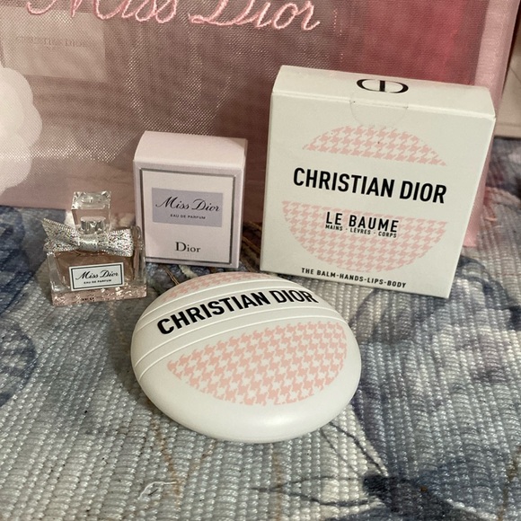 MISS DIOR Pink Mesh Cosmetic Pouch with CD LE BAUME - Picture 3 of 12